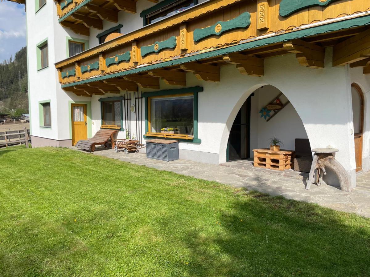 Ferienwohnung Maxi Maishofen Bagian luar foto