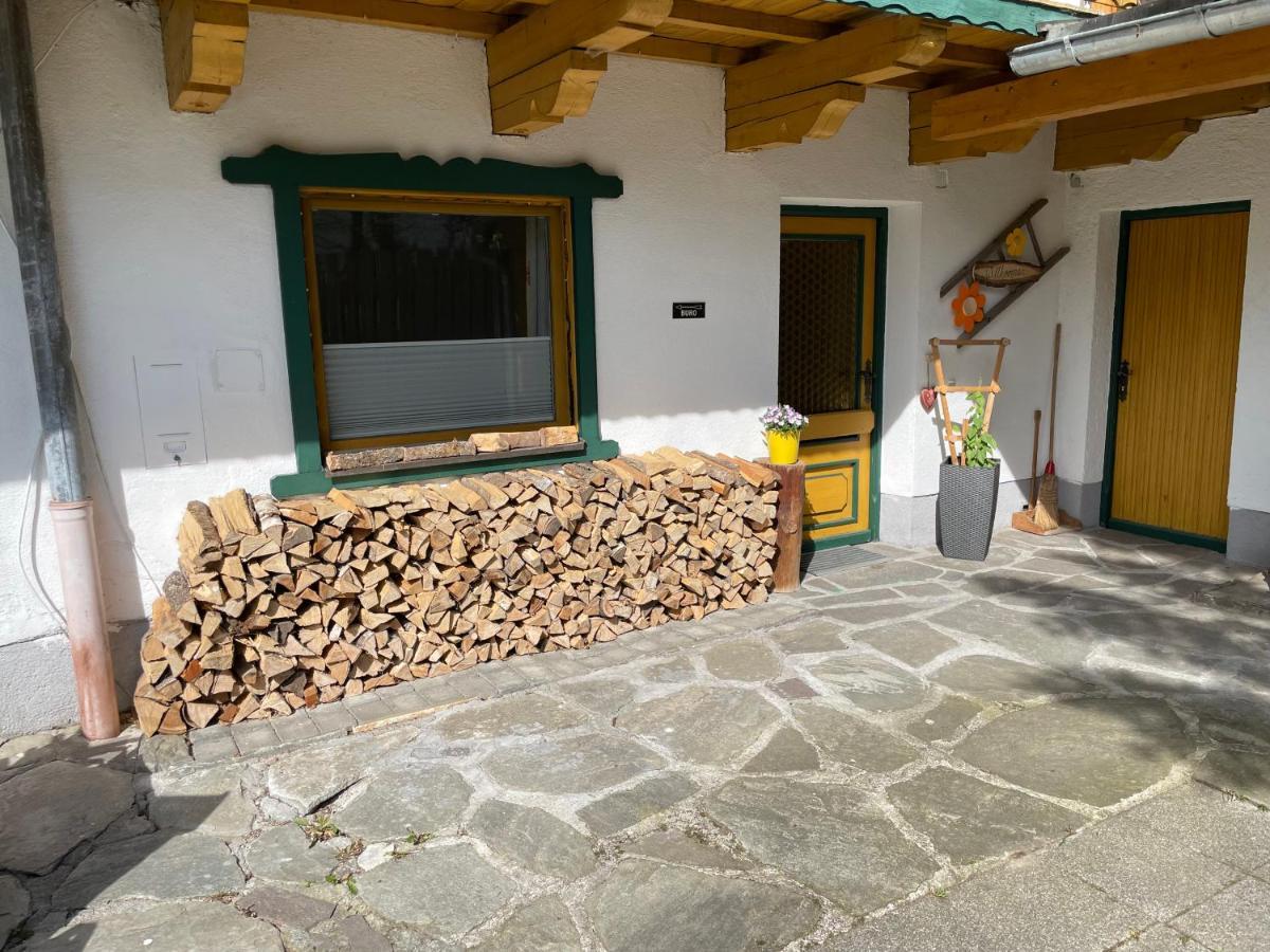 Ferienwohnung Maxi Maishofen Bagian luar foto
